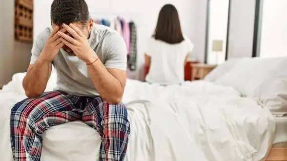 8 علامات صادمة تظهر على المرأة المتزوجة عندما تحب رجل آخر غير زوجها.. أخطرها رقم «3»