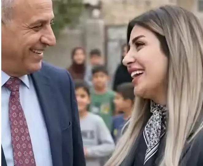اللقطات الجديدة تصدم الشارع العراقي..  فيديو جديد يقشعر له الابدان لمدير المشاريع النفطية العراقي مع أجمل موظفة عراقية: لن تستطيع اكمال مشاهدة الفيديو من شدة الاحراج!