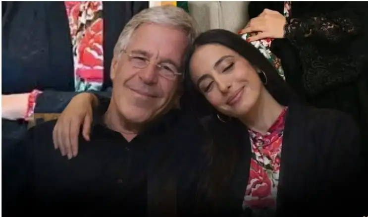 هذا هو الفيديو الوحيد الذي يوضح كل شيء بدقة عالية.. انتشار فيـ،،،ـديو لأجمل امرأة عربية من ابستين شاهد لحظة عـ،،،ـض القـ،،،ـضيب كاميرا سرية كانت مثبته في الطاولة..!