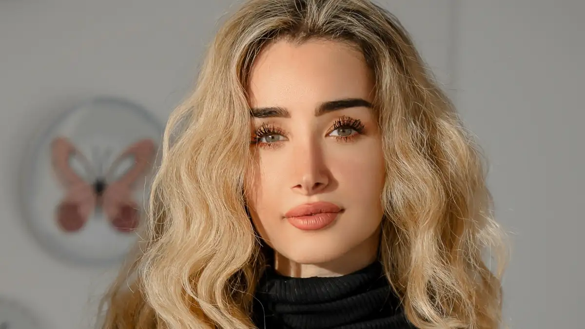 testهنا الزاهد