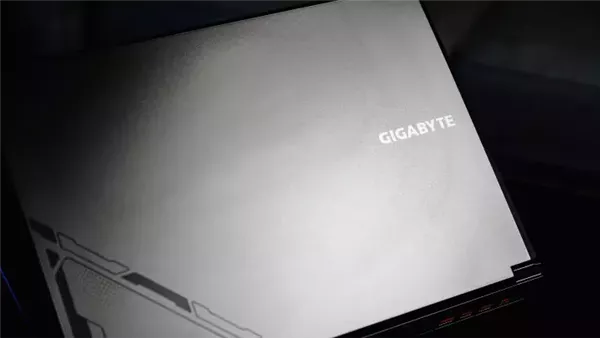 لاب Gigabyte G6X 9KG