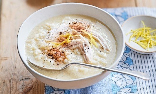 testشوربة الدجاج والأرز والليمون اليونانية